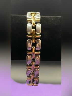 Vintage Liz Claiborne LCl Two Tone Link
Bracelet • Silver Gold X Accent 7.25”